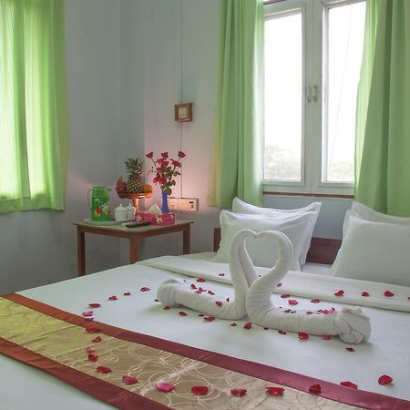 Mother Land Inn 2 Yangon Esterno foto