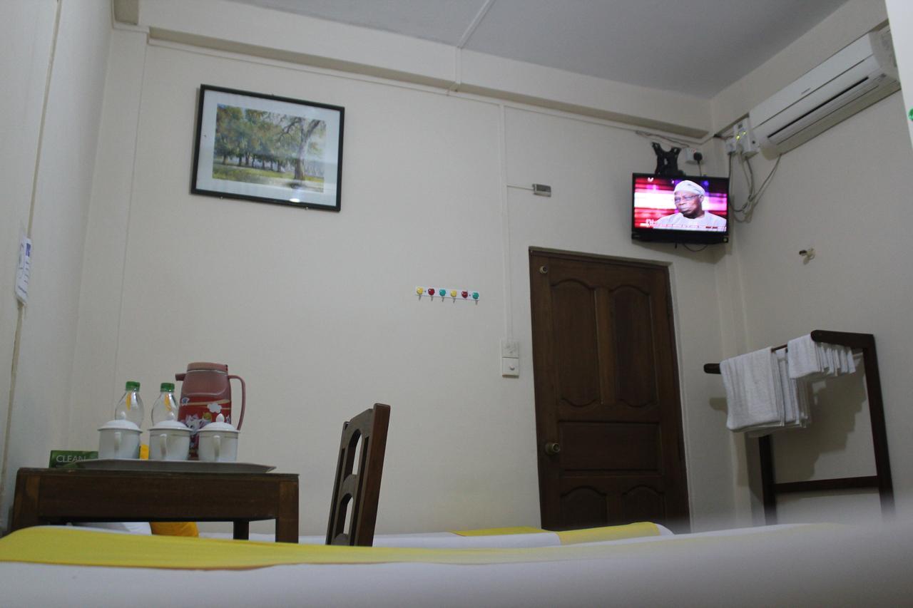 Mother Land Inn 2 Yangon Esterno foto