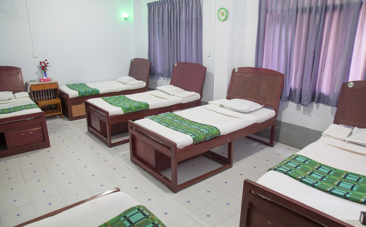 Mother Land Inn 2 Yangon Esterno foto
