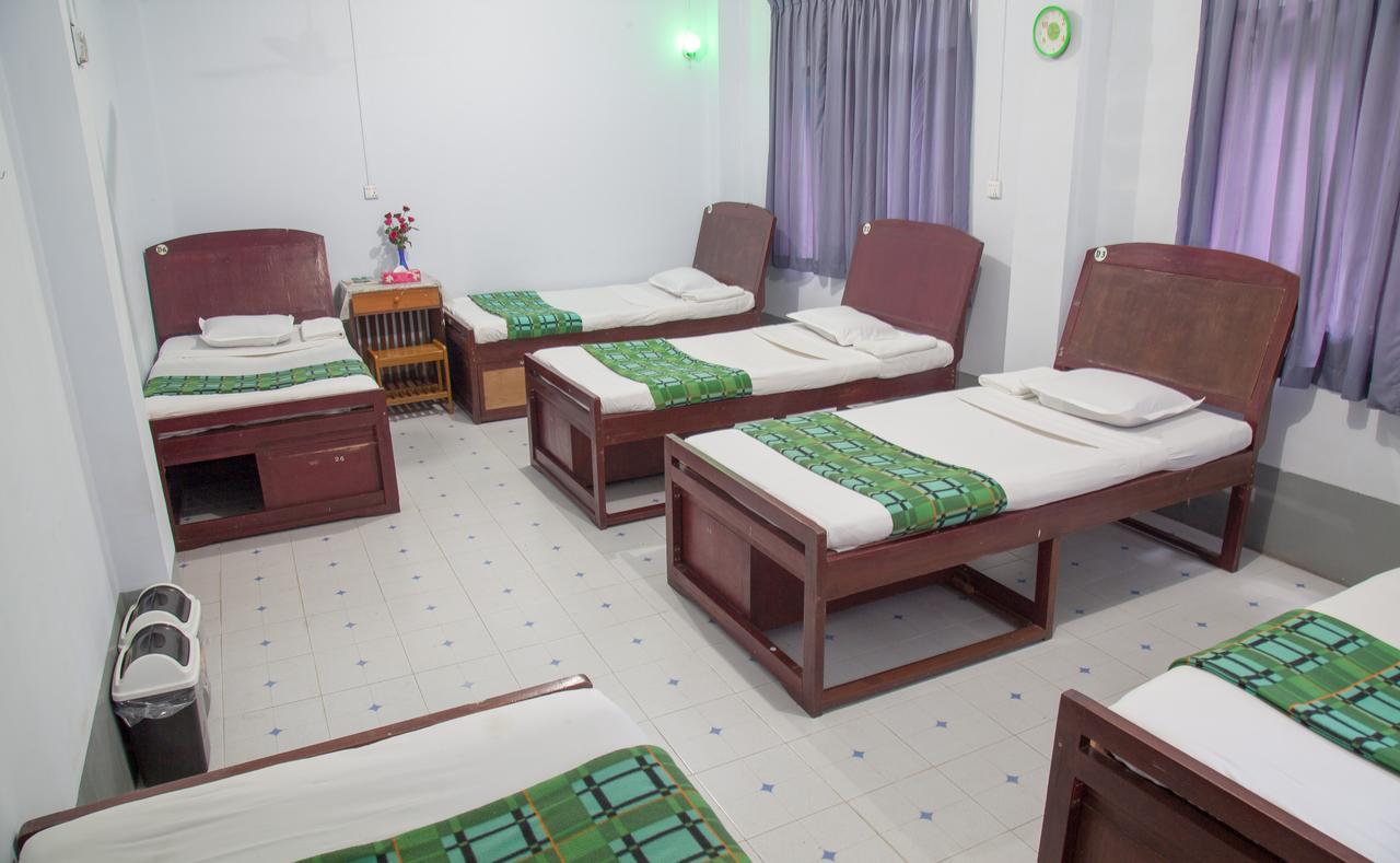 Mother Land Inn 2 Yangon Esterno foto