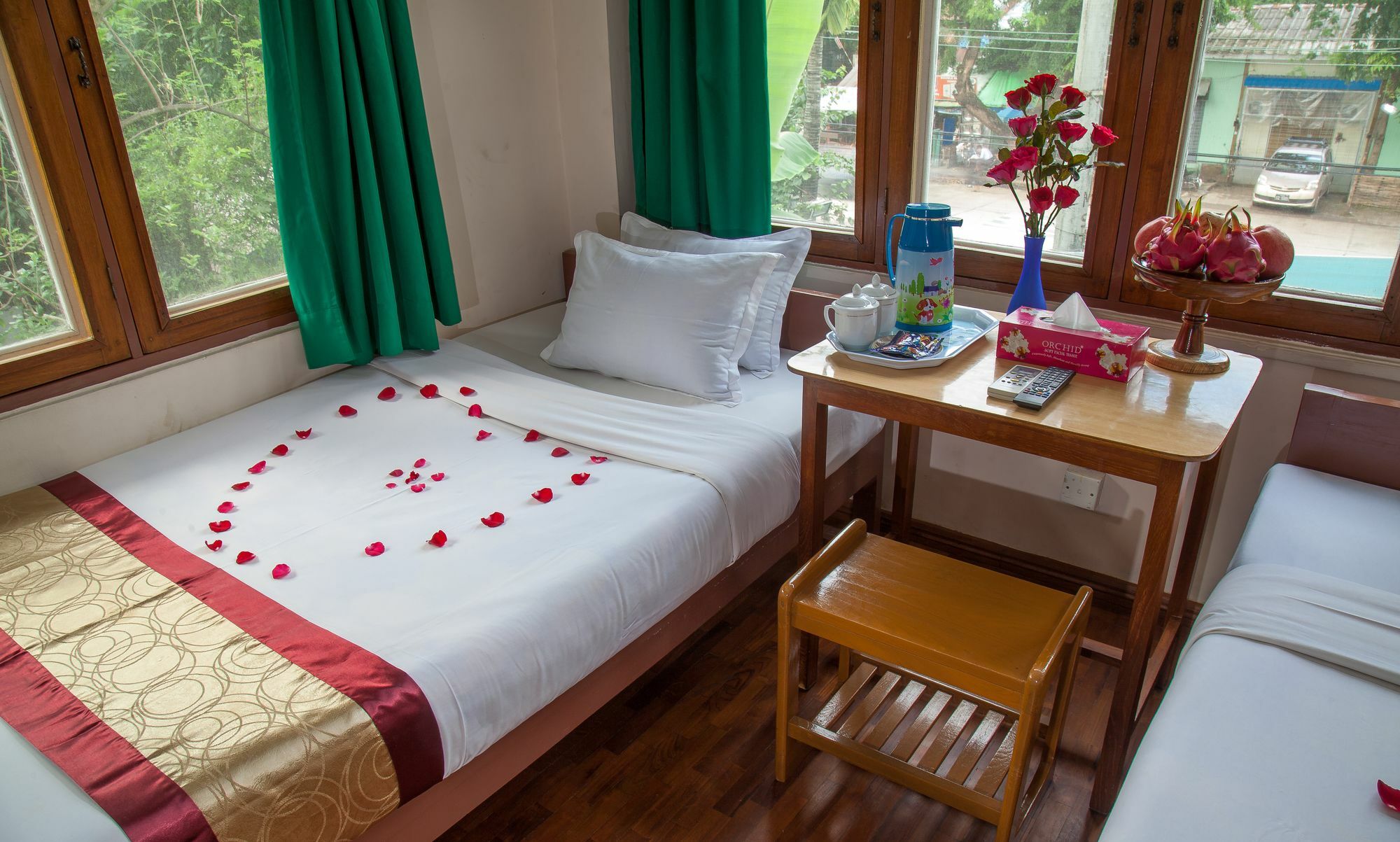 Mother Land Inn 2 Yangon Esterno foto